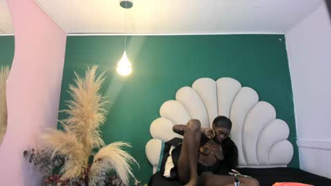 bonieklent online show from December 24, 2024, 3:38 am