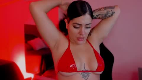 Bonnie  online show from April 16, 2026, 11:22 am