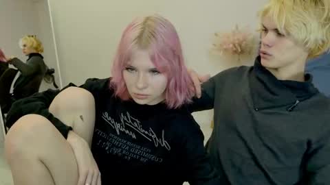 Jessy  Mark online show from October 25, 2025, 5:08 pm