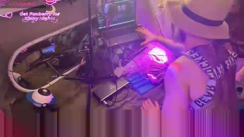 Bonnie and Clyde online show from February 19, 2026, 2:24 pm