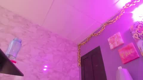 Bonnie online show from December 11, 2024, 2:44 pm