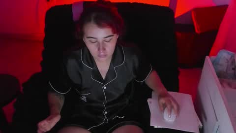 Bonnie Help me reach 500 likes online show from October 20, 2025, 9:59 pm