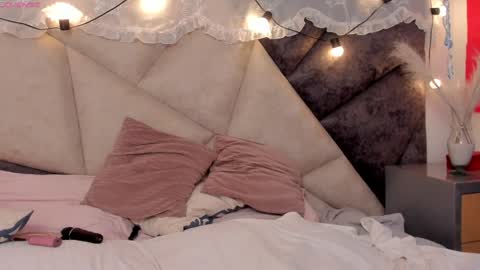   online show from December 7, 2024, 8:27 pm