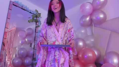   online show from March 9, 2025, 2:43 pm