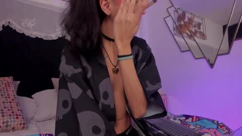   online show from October 18, 2025, 12:24 am