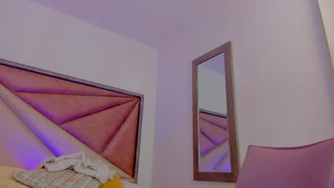 Snapshot of bonniecute_ chatting on May 14, 2026, 12:06 am online show from May 14, 2026, 12:06 am