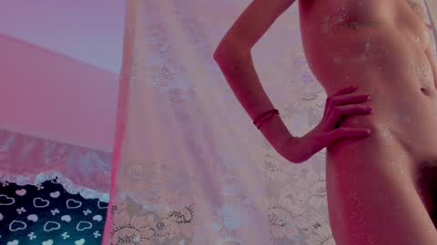 Snapshot of bonniecute_ chatting on May 16, 2026, 12:18 am online show from May 16, 2026, 12:18 am