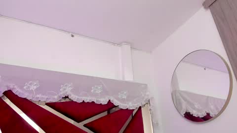 Snapshot of bonniecute_ chatting on May 31, 2026, 12:08 am online show from May 31, 2026, 12:08 am