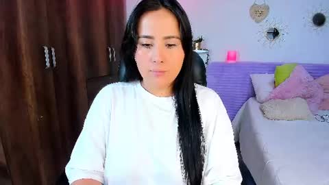 Snapshot of bonny_greylm chatting on July 9, 2026, 5:33 am sofia online show from July 9, 2026, 5:33 am