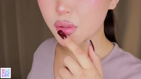 Layla online show from September 18, 2025, 6:32 pm