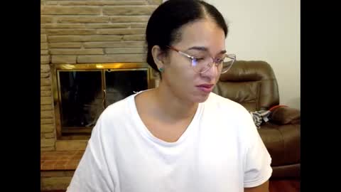 Queen Bon Vivantt online show from November 12, 2025, 2:28 pm