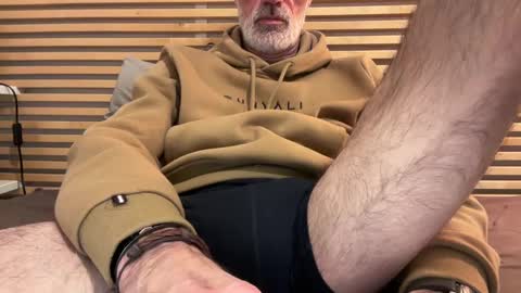 Snapshot of bonzo21 chatting on December 14, 2024, 7:57 pm bonzo21 online show from December 14, 2024, 7:57 pm