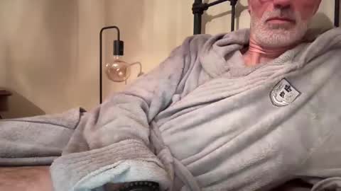 Snapshot of bonzo21 chatting on October 15, 2025, 8:42 pm bonzo21 online show from October 15, 2025, 8:42 pm