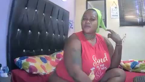 Snapshot of boobiliciousxxxl chatting on December 12, 2024, 7:41 am Bliss online show from December 12, 2024, 7:41 am