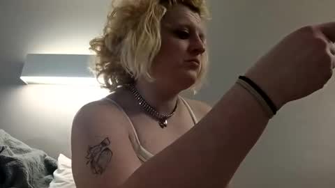 Snapshot of boobookittyfuxx chatting on February 18, 2026, 5:47 am boobookittyfuxx online show from February 18, 2026, 5:47 am