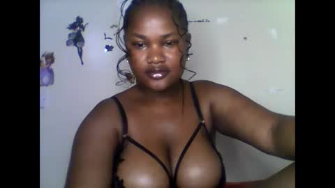 Snapshot of boobylicious012 chatting on May 3, 2026, 12:16 am boobylicious012 online show from May 3, 2026, 12:16 am