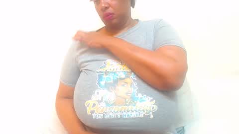 Snapshot of boobyqueen24 chatting on May 4, 2026, 2:13 pm boobyqueen online show from May 4, 2026, 2:13 pm