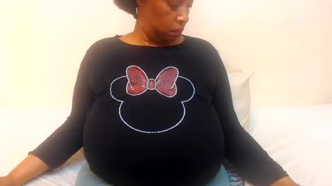 Snapshot of boobyqueen24 chatting on June 18, 2026, 2:23 am boobyqueen online show from June 18, 2026, 2:23 am