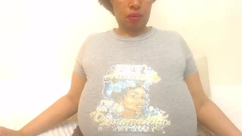 Snapshot of boobyqueen24 chatting on June 20, 2026, 6:11 pm boobyqueen online show from June 20, 2026, 6:11 pm