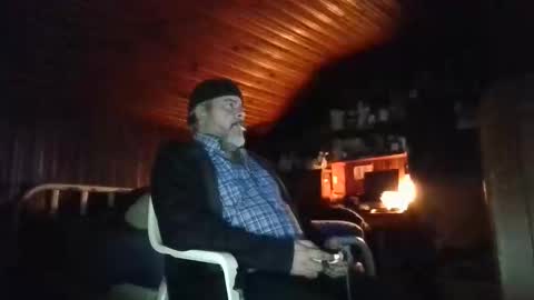 Snapshot of booshy chatting on December 31, 2024, 12:04 pm Booshwa online show from December 31, 2024, 12:04 pm