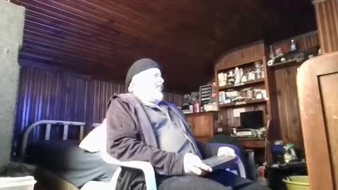 Snapshot of booshy chatting on January 13, 2025, 6:49 pm Booshwa online show from January 13, 2025, 6:49 pm