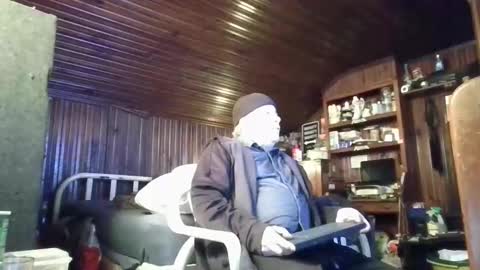 Snapshot of booshy chatting on January 23, 2025, 6:35 pm Booshwa online show from January 23, 2025, 6:35 pm