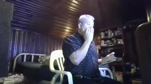 Snapshot of booshy chatting on October 27, 2025, 11:14 am Booshwa online show from October 27, 2025, 11:14 am