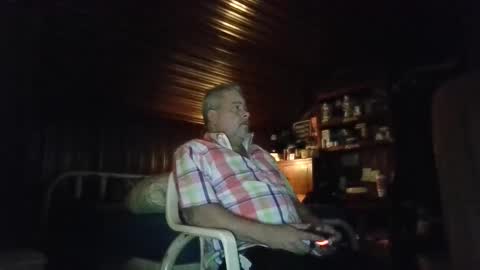 Snapshot of booshy chatting on October 28, 2025, 6:43 pm Booshwa online show from October 28, 2025, 6:43 pm