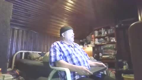 Snapshot of booshy chatting on November 7, 2025, 7:41 am Booshwa online show from November 7, 2025, 7:41 am