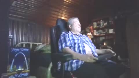 Snapshot of booshy chatting on May 15, 2026, 8:21 am Booshwa online show from May 15, 2026, 8:21 am