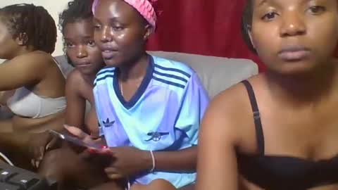 bootie_caramel online show from February 24, 2025, 9:31 pm