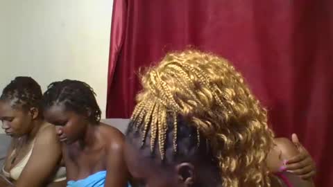 bootie_caramel online show from March 3, 2025, 2:26 am