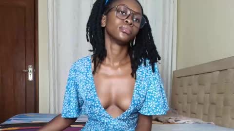 Snapshot of booty_queen001 chatting on October 23, 2025, 2:22 am Heather online show from October 23, 2025, 2:22 am