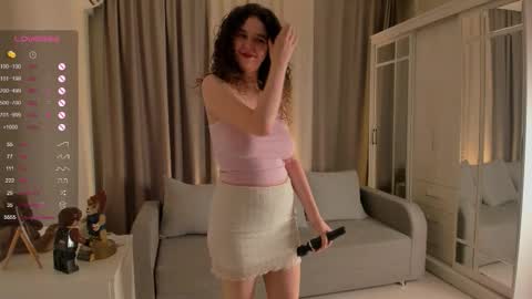 Ella online show from September 16, 2025, 6:53 pm