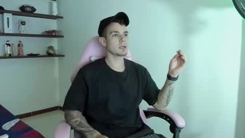 booyhott_ online show from December 17, 2025, 7:42 pm