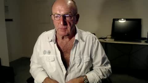 Snapshot of boppy21 chatting on December 7, 2024, 8:49 pm Boppy21 online show from December 7, 2024, 8:49 pm