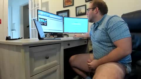 Snapshot of boredhorndog chatting on January 28, 2025, 5:03 pm Boredhorndog online show from January 28, 2025, 5:03 pm