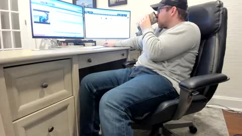 Snapshot of boredhorndog chatting on February 8, 2025, 11:24 pm Boredhorndog online show from February 8, 2025, 11:24 pm