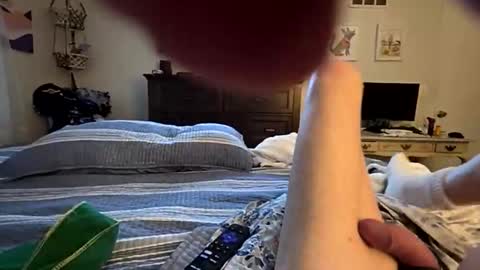 bottomtoy2222 online show from April 23, 2026, 10:47 am