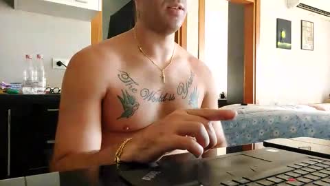 Snapshot of boy_aroundtheworld chatting on September 12, 2025, 2:39 pm Dan online show from September 12, 2025, 2:39 pm