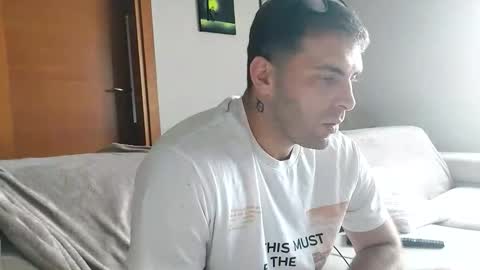 Snapshot of boy_aroundtheworld chatting on September 28, 2025, 12:32 pm Dan online show from September 28, 2025, 12:32 pm