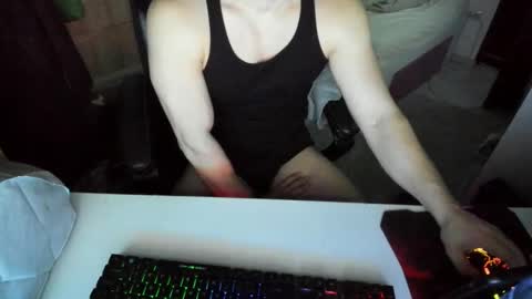 boy_boy22 online show from January 3, 2025, 4:48 pm