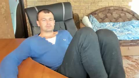 Snapshot of boyapollon chatting on June 3, 2026, 6:05 am BoyApollon online show from June 3, 2026, 6:05 am