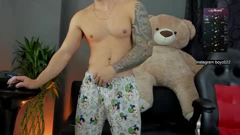 Snapshot of boyc02_ chatting on February 19, 2025, 12:00 pm boyc02_ online show from February 19, 2025, 12:00 pm