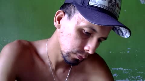 Boy online show from September 23, 2025, 6:33 pm