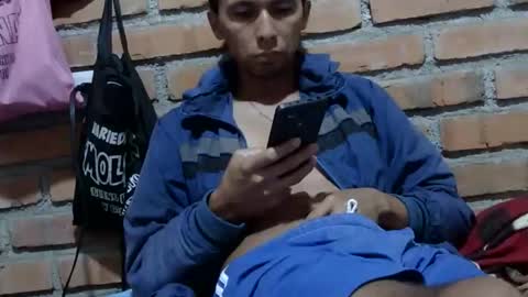 Boy online show from October 18, 2025, 2:18 pm