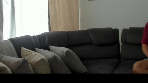 boys_blackandwhite online show from April 3, 2026, 6:06 pm