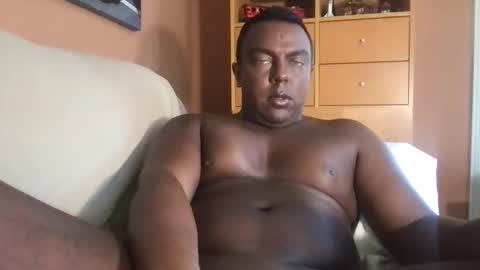 Snapshot of boytoy298812 chatting on February 8, 2026, 10:35 pm boytoy298812 online show from February 8, 2026, 10:35 pm