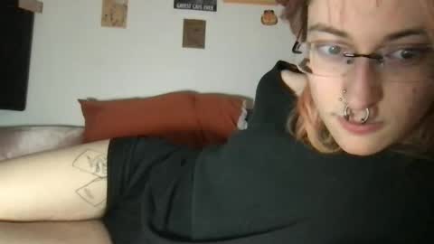 boywithbug online show from March 4, 2025, 2:06 am