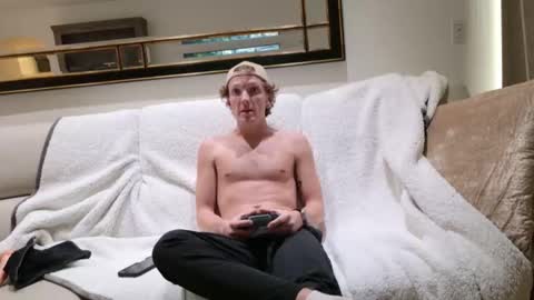 Boyyhb online show from November 12, 2025, 8:08 pm